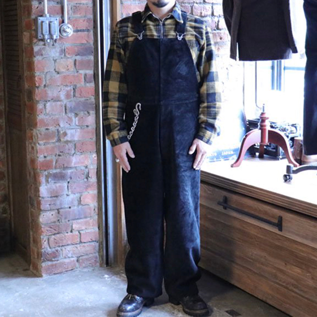 Rough Out Low Back / TR19AW-605