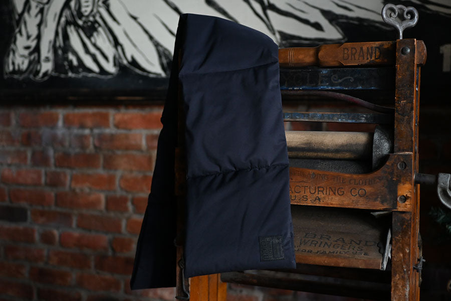 "MONOCHROME" Primaloft Muffler