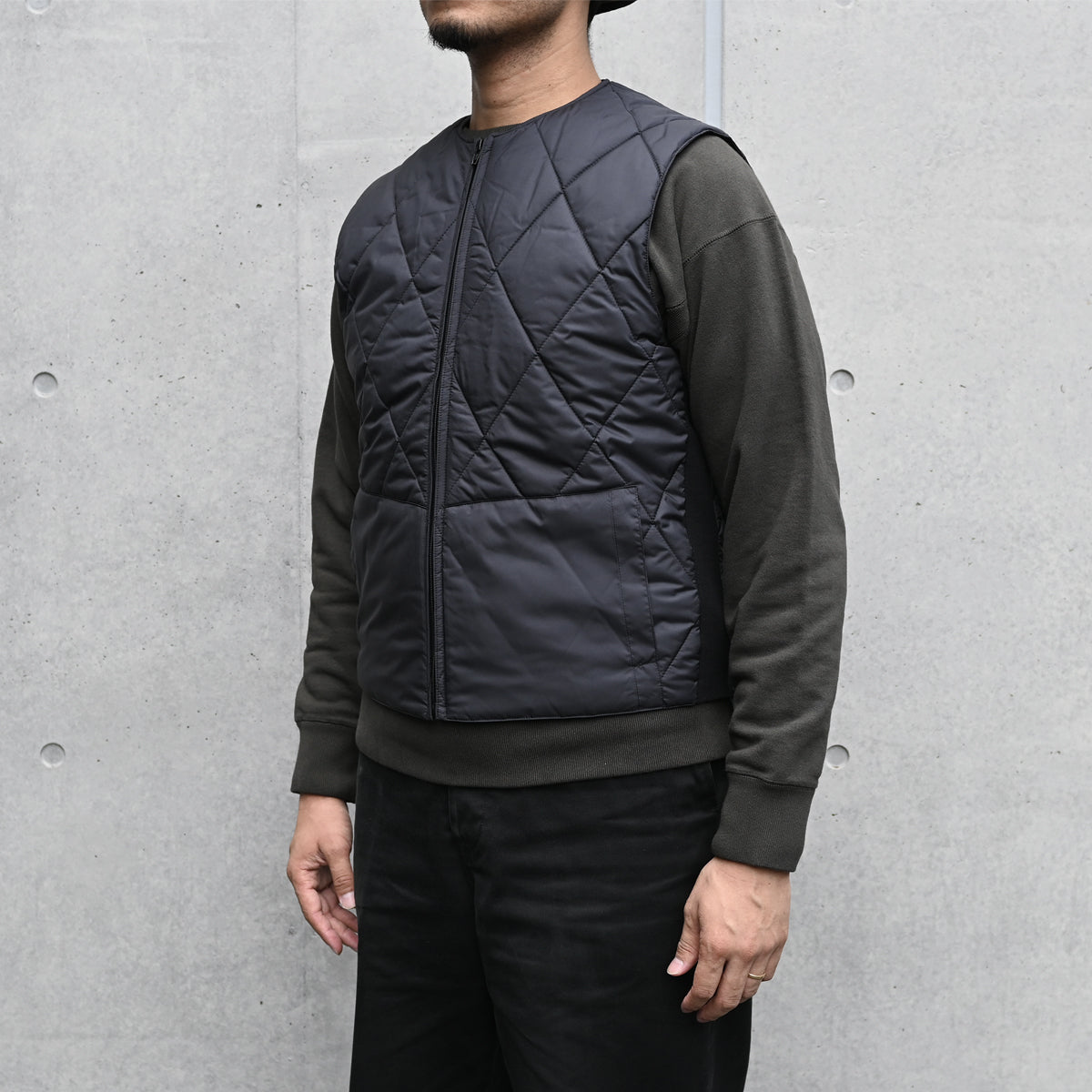 "MONOCHROME" Liner Vest / TR23AW-301